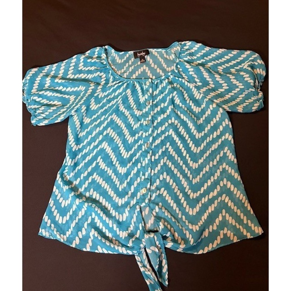 By & By short sleeve blouse, teal with white pattern, size medium - Picture 9 of 11